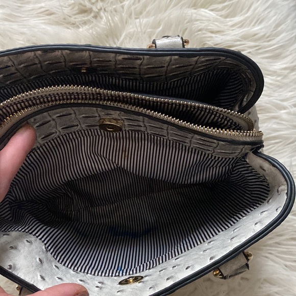 Ostrich style handbag - Picture 5 of 6